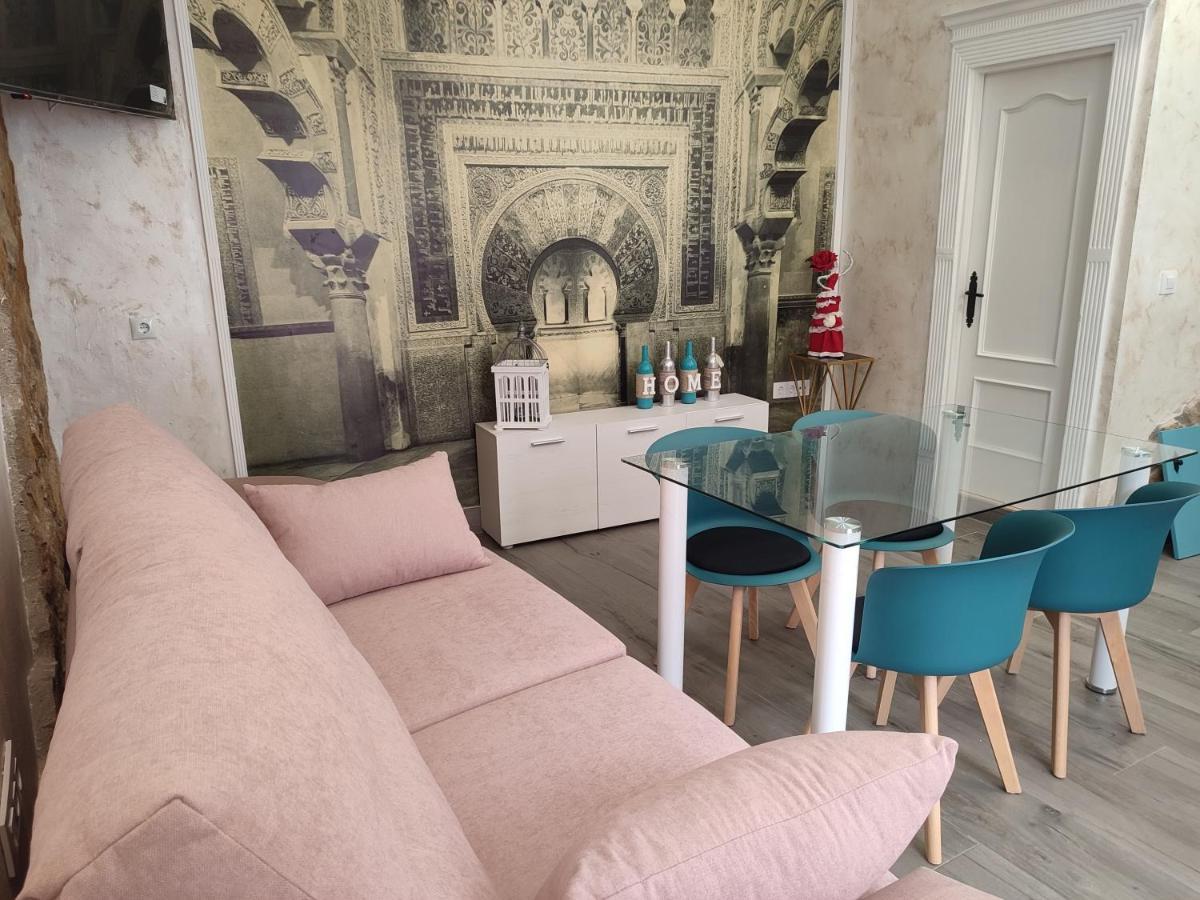 Sueños de Azahar Palacio Viana con wifi y parking gratuito para coche de longitud inferior a 4'700m Córdoba